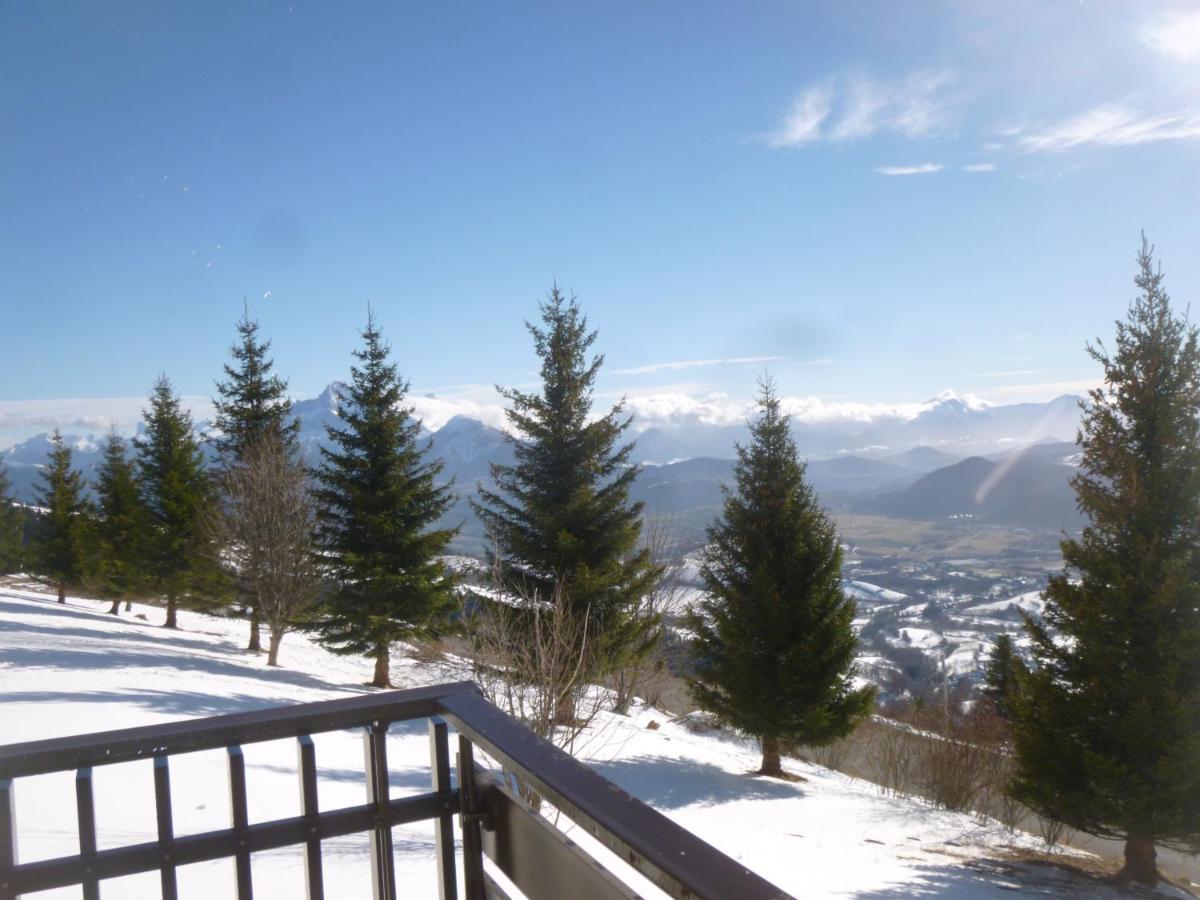 Studio Entier Au Calme Avec Vue Panoramique Exceptionelle A 1500M Apartment Comboursiere Exterior photo